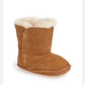 Baby Uggs Chesnut Boots size 2/3